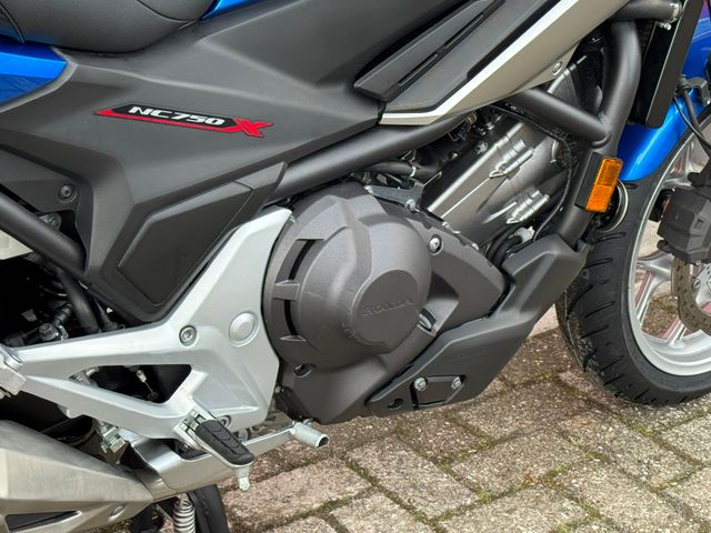 honda - nc-700-x-dct