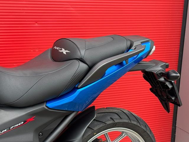 honda - nc-700-x-dct