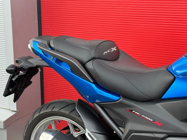 honda - nc-700-x-dct