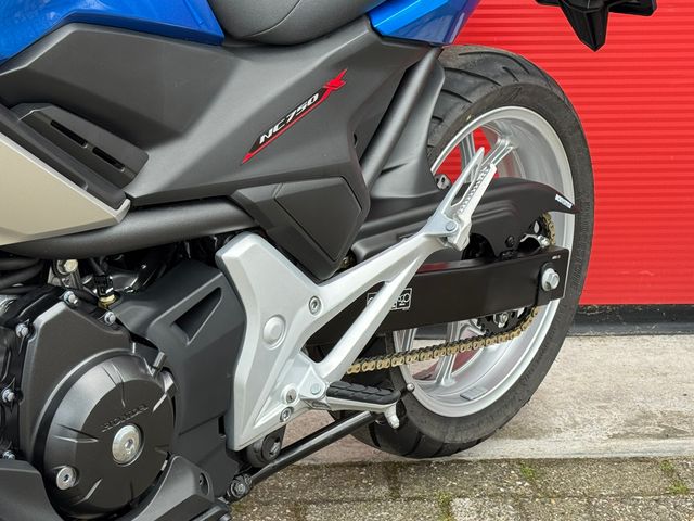 honda - nc-700-x-dct
