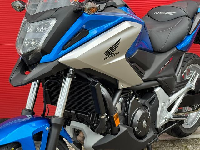 honda - nc-700-x-dct