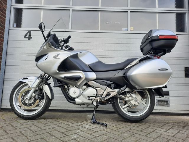 honda - nt-700-v-deauville