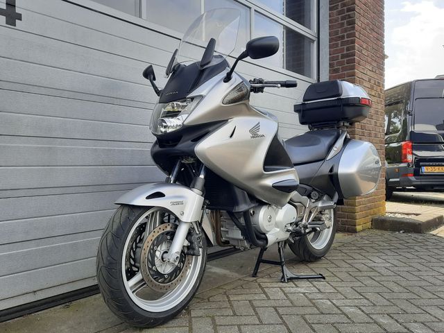 honda - nt-700-v-deauville