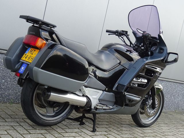 honda - st-1100-pan-european