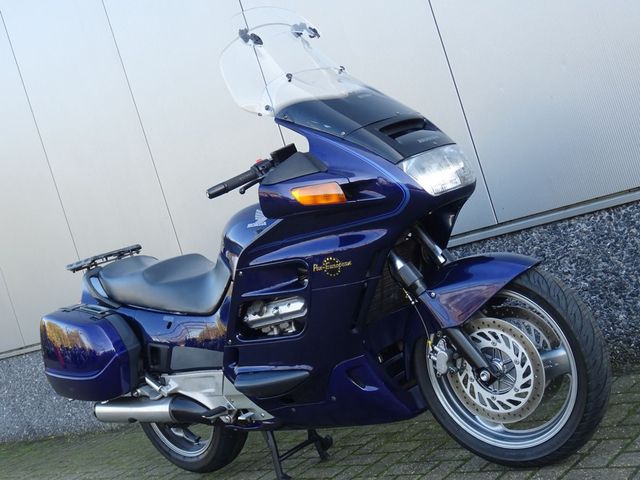 honda - st-1100-pan-european