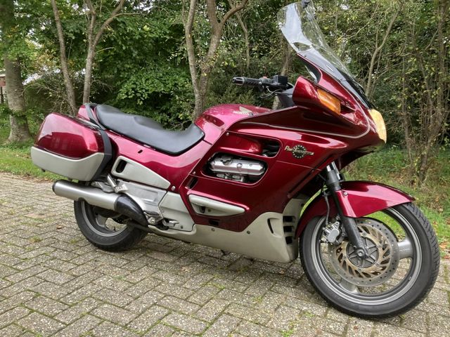 honda - st-1100-pan-european