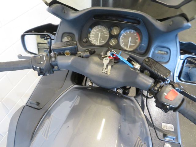 honda - st-1100-pan-european