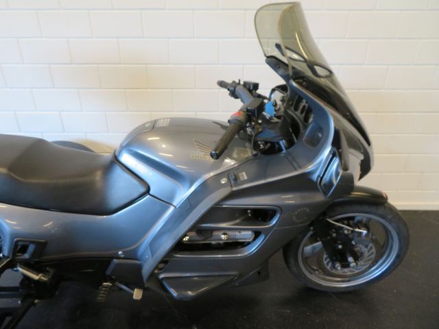 honda - st-1100-pan-european