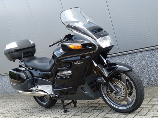 honda - st-1100-pan-european