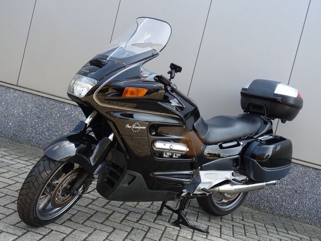 honda - st-1100-pan-european