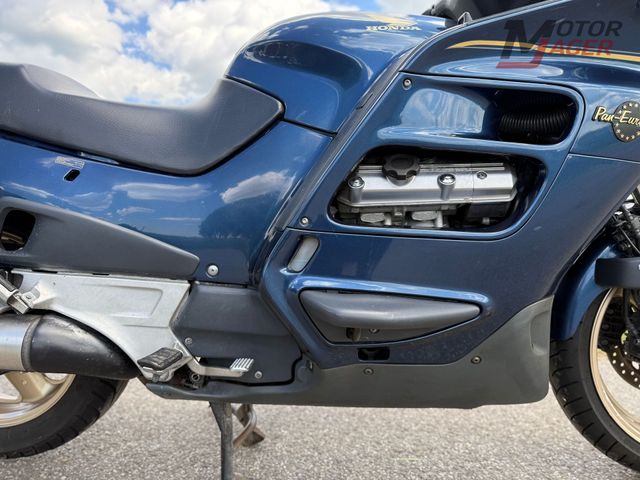 honda - st-1100-pan-european