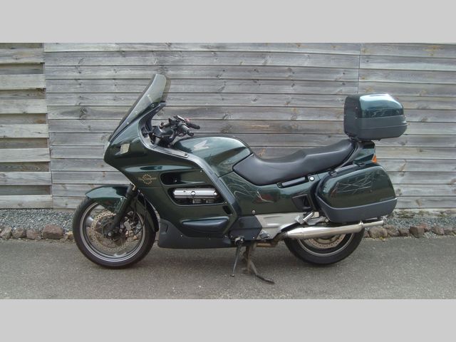 honda - st-1100-pan-european