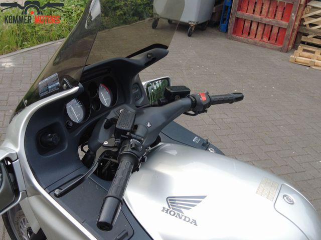 honda - st-1100-pan-european