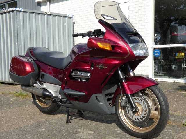 honda - st-1100-pan-european