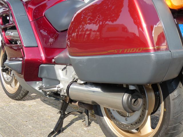 honda - st-1100-pan-european