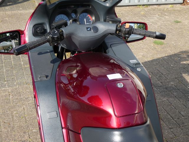 honda - st-1100-pan-european
