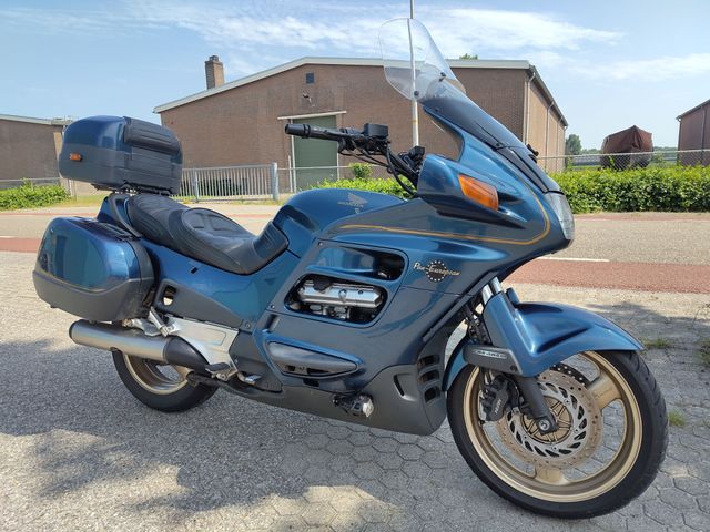 honda - st-1100-pan-european