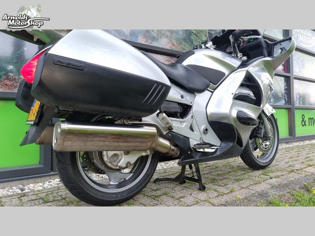 honda - st-1300-pan-european