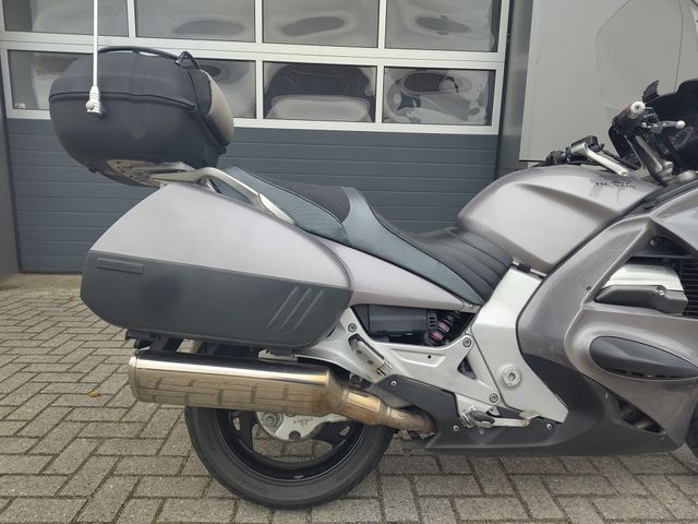 honda - st-1300-pan-european