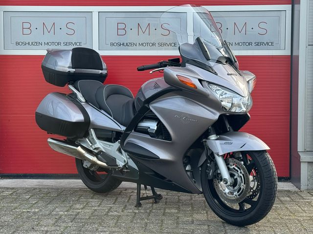 honda - st-1300-pan-european