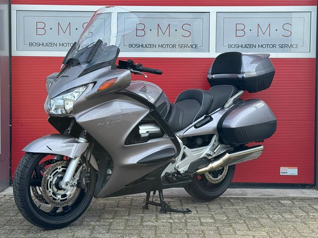 honda - st-1300-pan-european