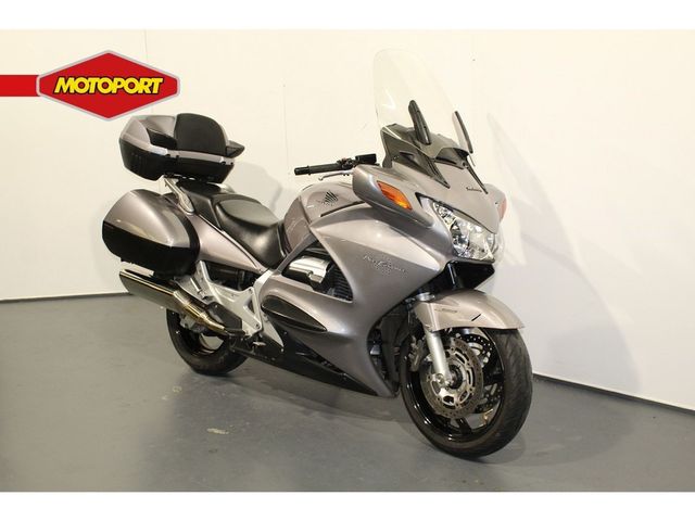 honda - st-1300-pan-european