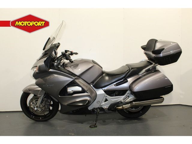 honda - st-1300-pan-european