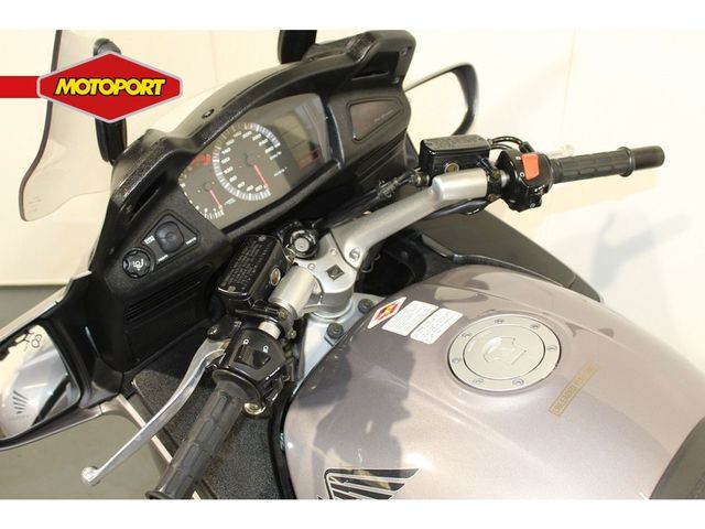 honda - st-1300-pan-european