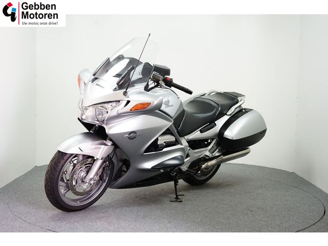 honda - st-1300-pan-european
