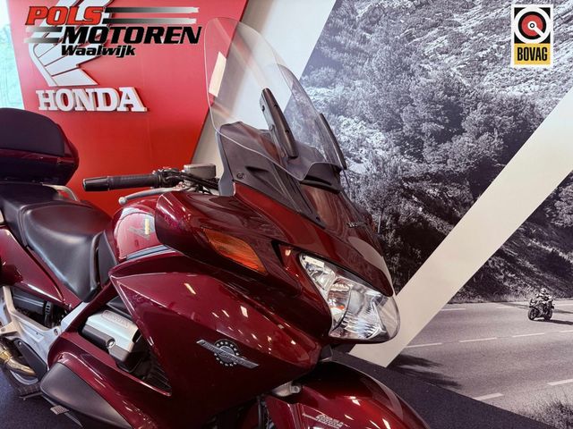 honda - st-1300-pan-european