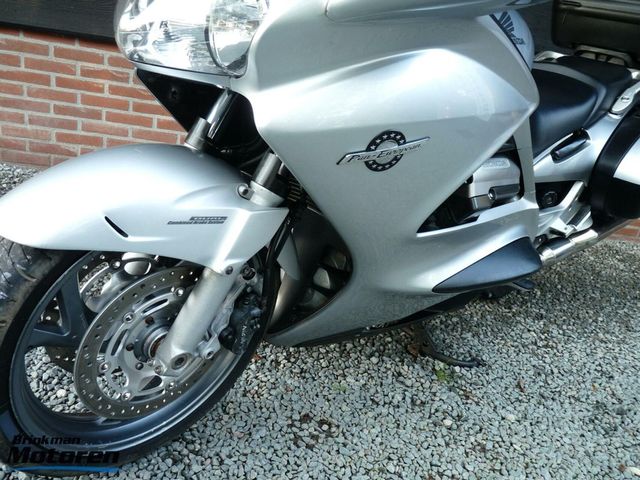 honda - st-1300-pan-european-abs