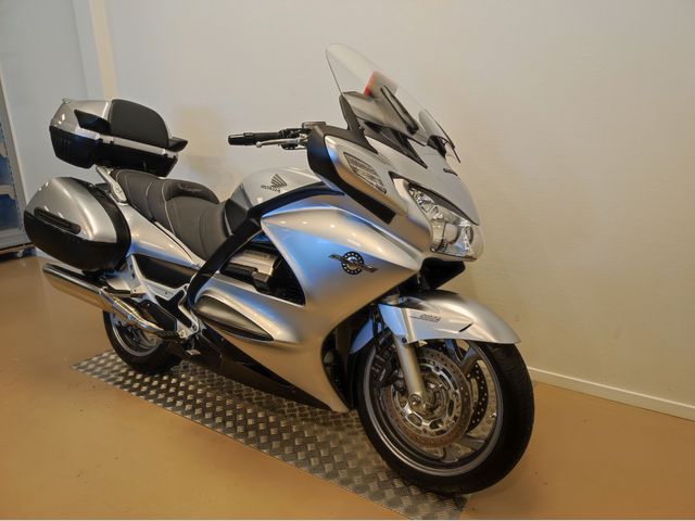 honda - st-1300-pan-european-abs