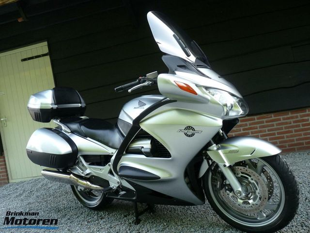 honda - st-1300-pan-european-abs