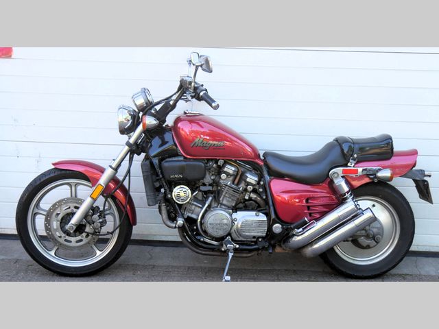 honda - vf-700-c-magna