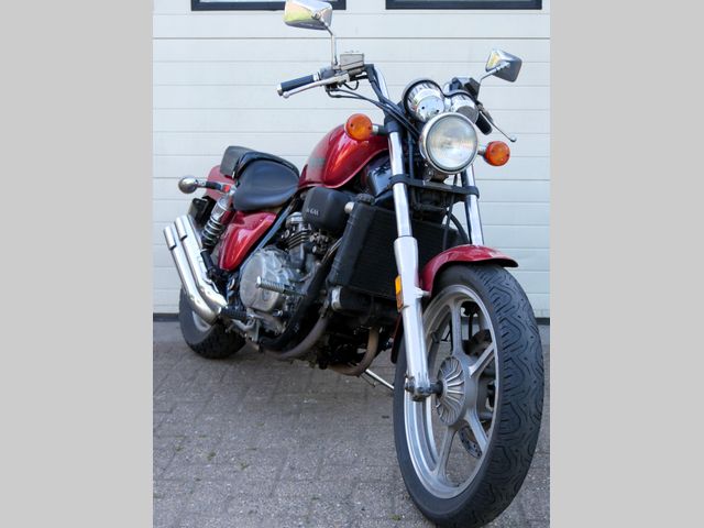 honda - vf-700-c-magna