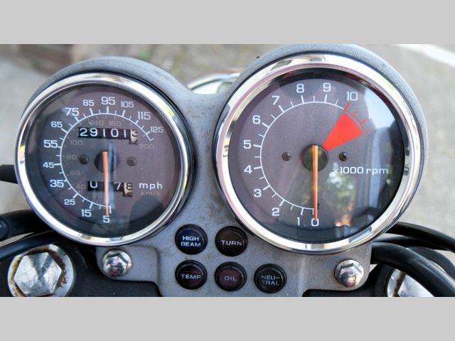 honda - vf-700-c-magna