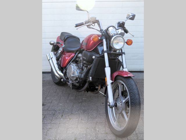 honda - vf-700-c-magna