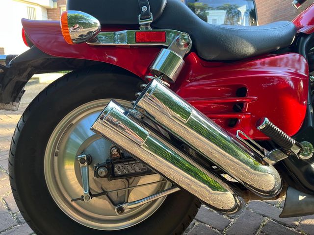 honda - vf-700-c-magna