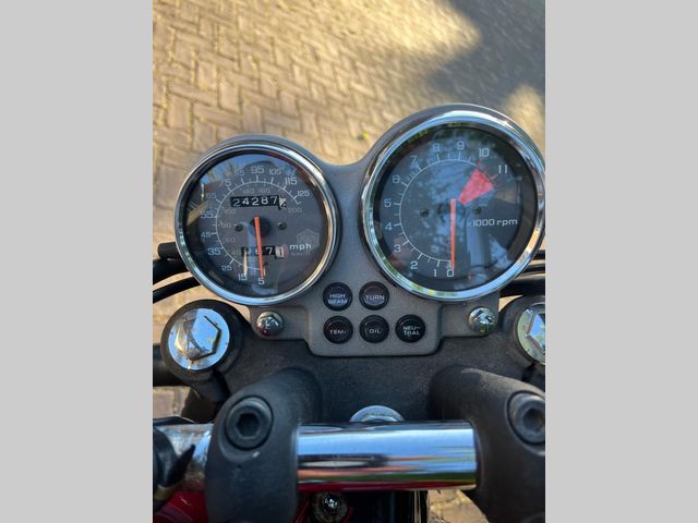 honda - vf-700-c-magna