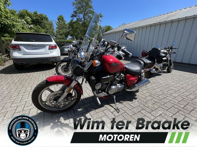 honda - vf-750-c-magna