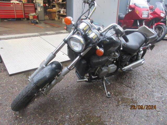 honda - vf-750-c-supermagna