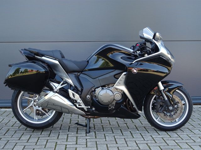 honda - vfr-1200-f