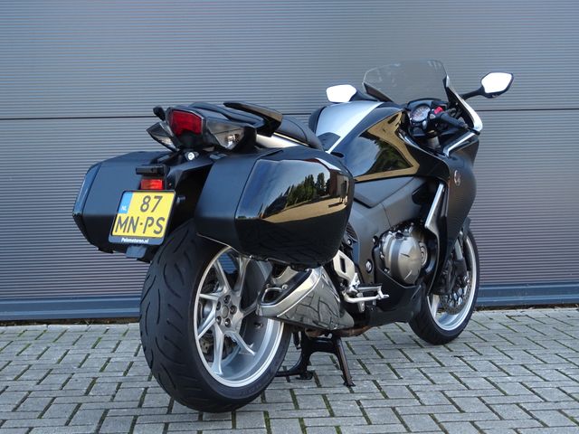 honda - vfr-1200-f