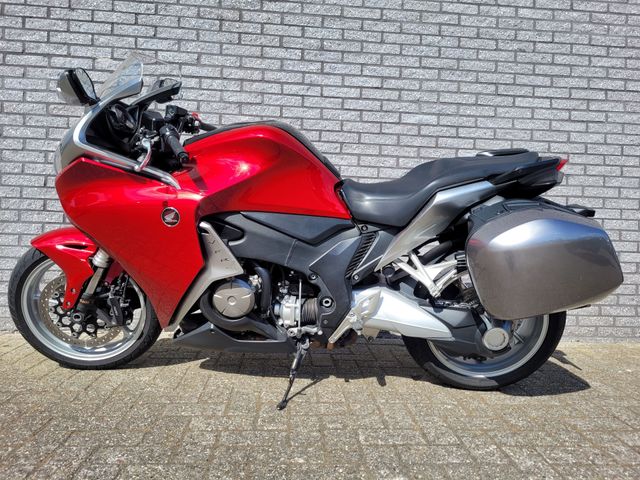 honda - vfr-1200-f