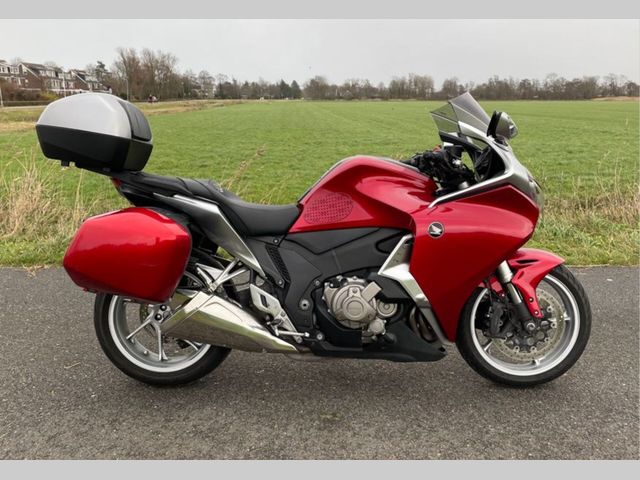 honda - vfr-1200-f-c-abs-dct