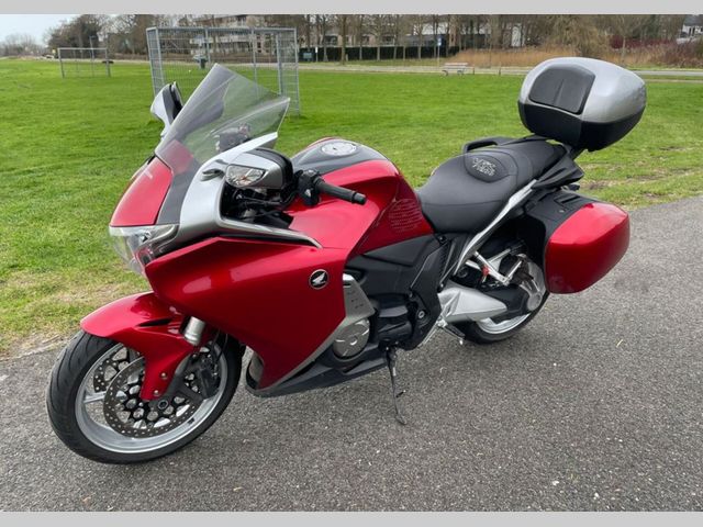 honda - vfr-1200-f-c-abs-dct