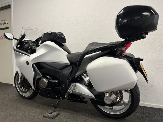 honda - vfr-1200-f-dct-c-abs