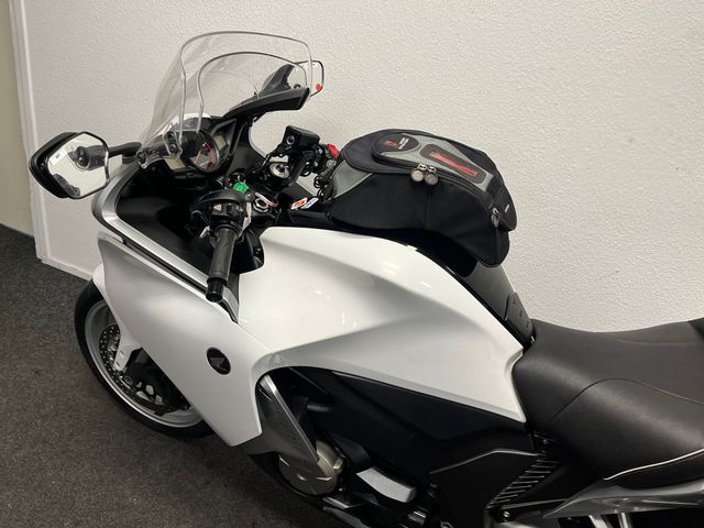 honda - vfr-1200-f-dct-c-abs