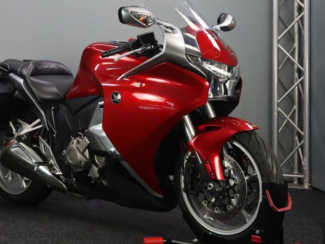 honda - vfr-1200-f-dct-c-abs