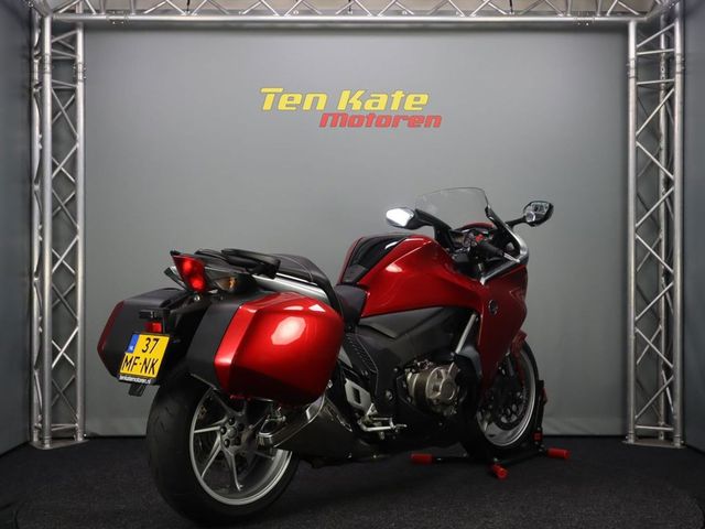 honda - vfr-1200-f-dct-c-abs